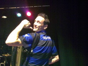 Gary Innes Signs For Lewis!